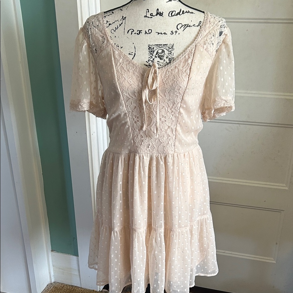Elegant Cream Lace Dress